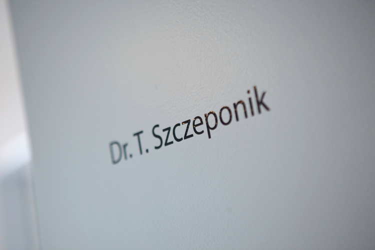 Dr. T. Szczeponik
